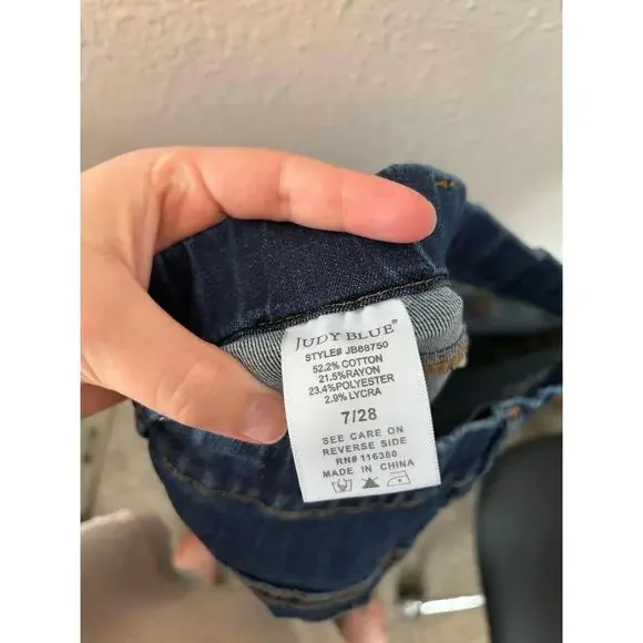 Judy Blue Slim Fit Dark Wash Stretch Waist Jeans size 7/28. 28in inseam. - Picture 4 of 4